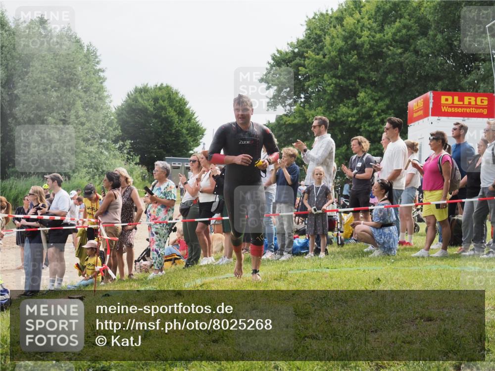 15.06.2025 - 27. Vierlanden-Triathlon KatJ http://msf.ph/oto/8025268 15.06.2025 10:58:30 Schwimmen 643, 710, 732, 741 meine-sportfotos.de