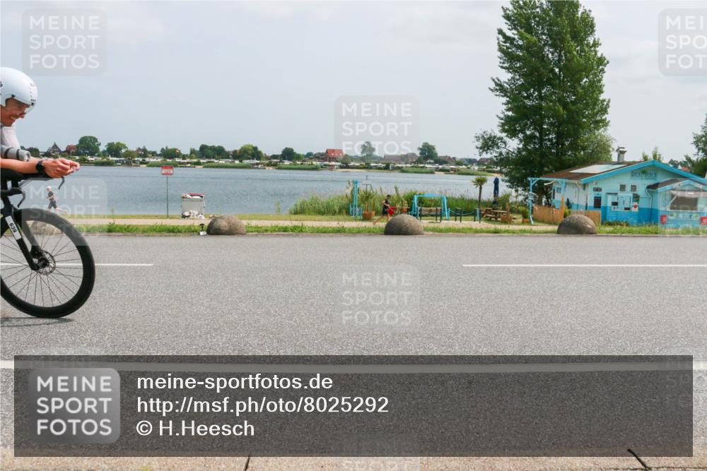 21.06.2025 - 27. Vierlanden-Triathlon H.Heesch http://msf.ph/oto/8025292 15.06.2025 12:06:21 Radfahren 639, 770, 914, 919 meine-sportfotos.de