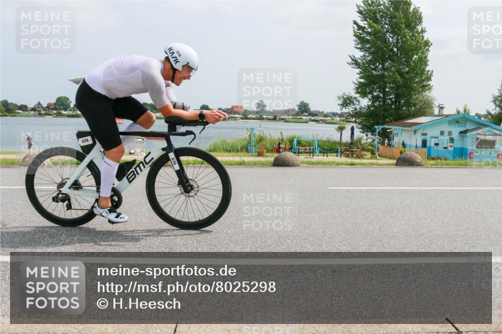 21.06.2025 - 27. Vierlanden-Triathlon H.Heesch http://msf.ph/oto/8025298 15.06.2025 12:06:21 Radfahren 639, 770, 914, 919 meine-sportfotos.de