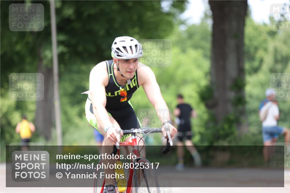 15.06.2025 - 7 Türme Triathlon Yannick Fuchs http://msf.ph/oto/8025317 15.06.2025 13:39:26 Radfahren 271 meine-sportfotos.de