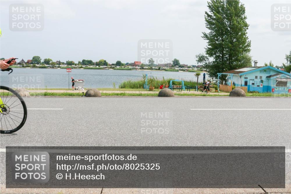 21.06.2025 - 27. Vierlanden-Triathlon H.Heesch http://msf.ph/oto/8025325 15.06.2025 12:06:43 Radfahren 713 meine-sportfotos.de