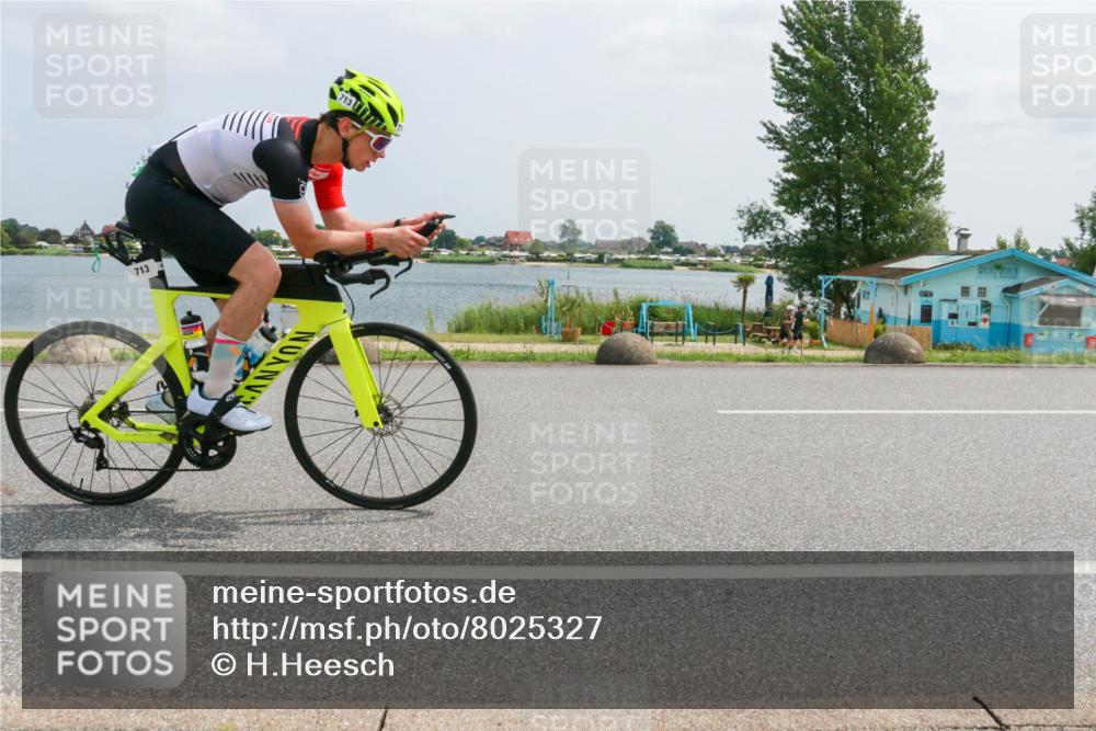 21.06.2025 - 27. Vierlanden-Triathlon H.Heesch http://msf.ph/oto/8025327 15.06.2025 12:06:43 Radfahren 713 meine-sportfotos.de