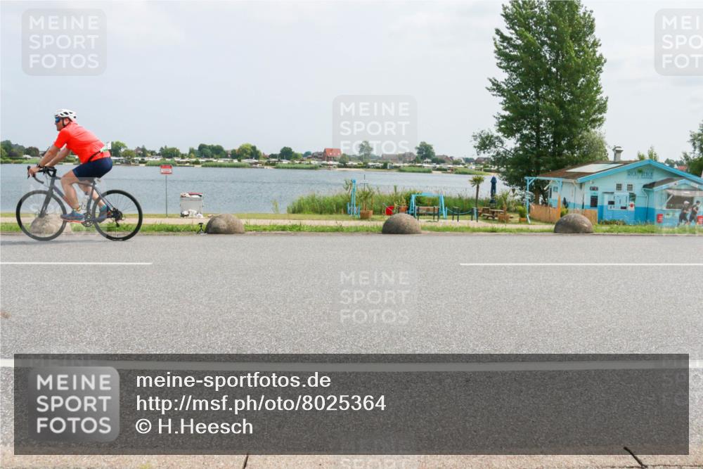 21.06.2025 - 27. Vierlanden-Triathlon H.Heesch http://msf.ph/oto/8025364 15.06.2025 12:06:47 Radfahren 713, 852 meine-sportfotos.de