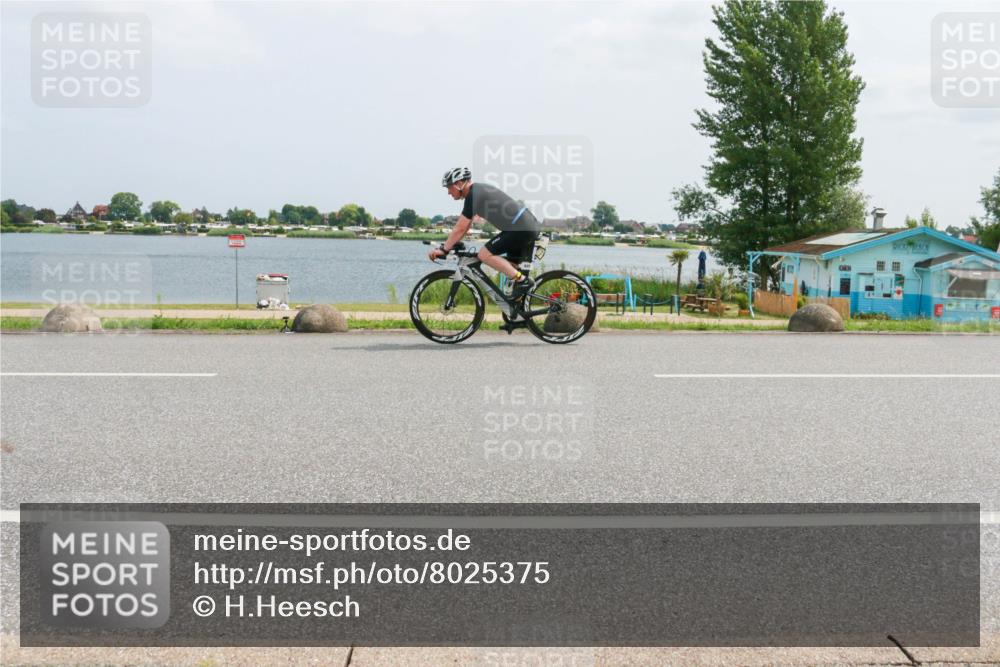 21.06.2025 - 27. Vierlanden-Triathlon H.Heesch http://msf.ph/oto/8025375 15.06.2025 12:06:51 Radfahren 718, 825, 852, 959 meine-sportfotos.de