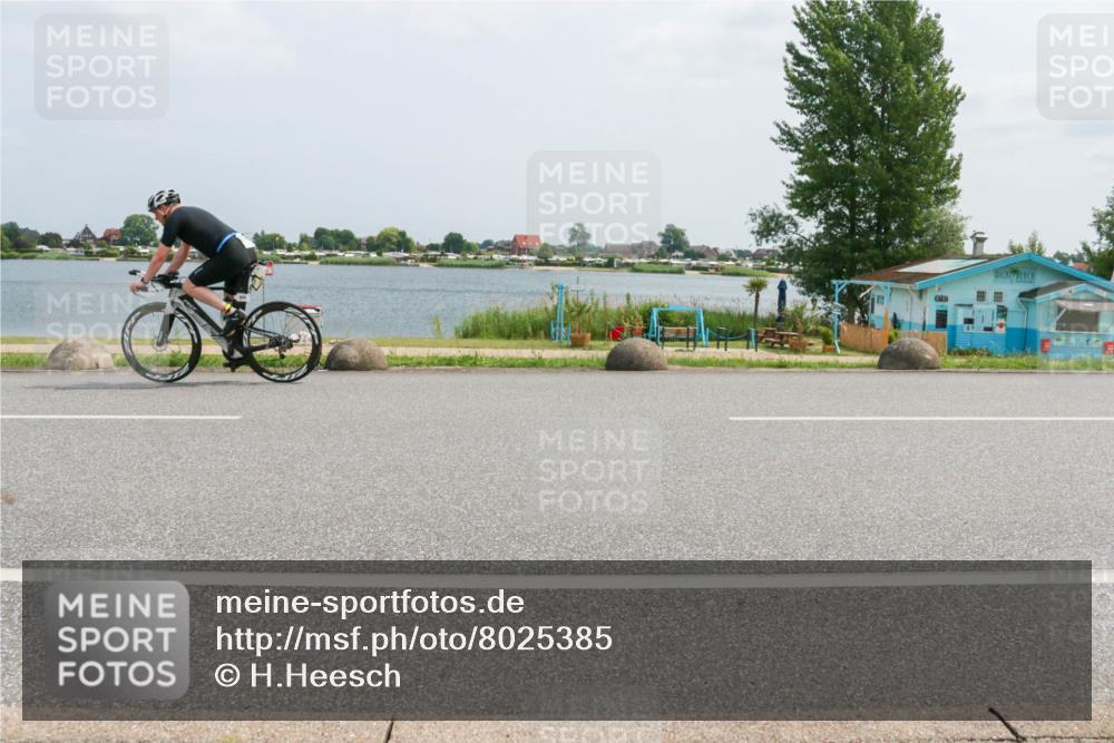 21.06.2025 - 27. Vierlanden-Triathlon H.Heesch http://msf.ph/oto/8025385 15.06.2025 12:06:51 Radfahren 718, 825, 852, 959 meine-sportfotos.de