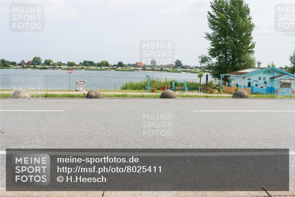 21.06.2025 - 27. Vierlanden-Triathlon H.Heesch http://msf.ph/oto/8025411 15.06.2025 12:06:52 Radfahren 718, 825, 852, 879, 950, 959 meine-sportfotos.de
