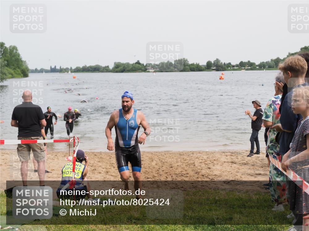 21.06.2025 - 27. Vierlanden-Triathlon MichiJ http://msf.ph/oto/8025424 15.06.2026 10:56:41 Schwimmen 642, 685, 691 meine-sportfotos.de