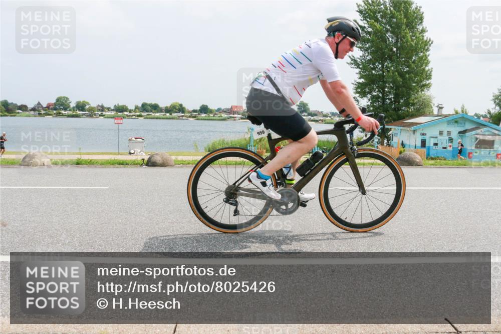 21.06.2025 - 27. Vierlanden-Triathlon H.Heesch http://msf.ph/oto/8025426 15.06.2025 12:06:55 Radfahren 718, 825, 879, 950, 959 meine-sportfotos.de