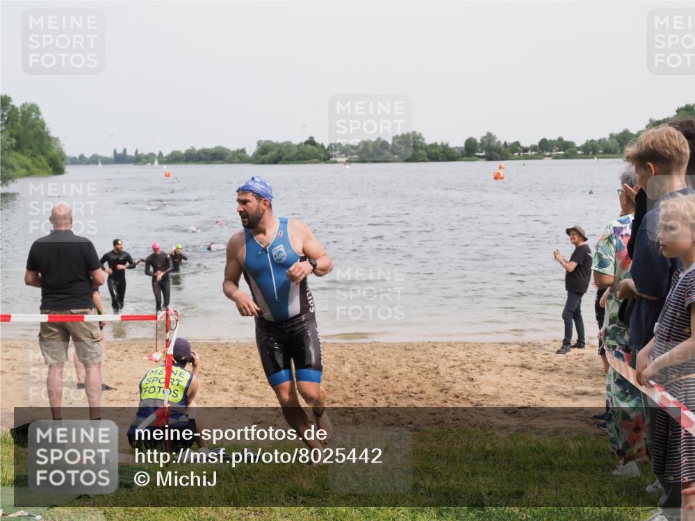 21.06.2025 - 27. Vierlanden-Triathlon MichiJ http://msf.ph/oto/8025442 15.06.2026 10:56:42 Schwimmen 642, 651, 685, 691 meine-sportfotos.de