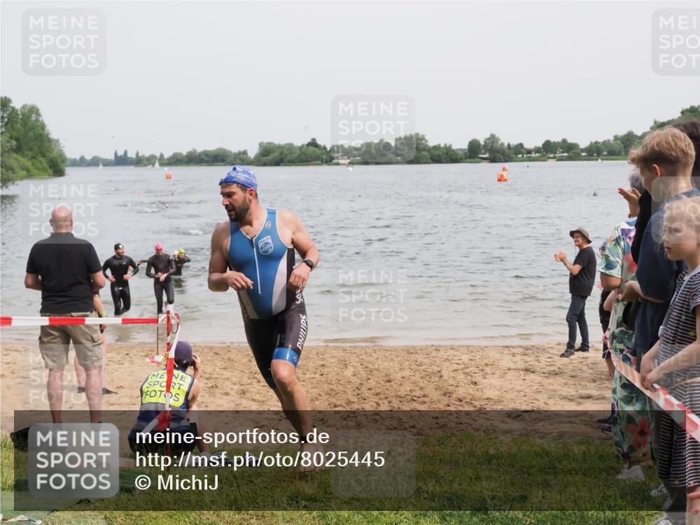 21.06.2025 - 27. Vierlanden-Triathlon MichiJ http://msf.ph/oto/8025445 15.06.2026 10:56:42 Schwimmen 642, 651, 685, 691 meine-sportfotos.de
