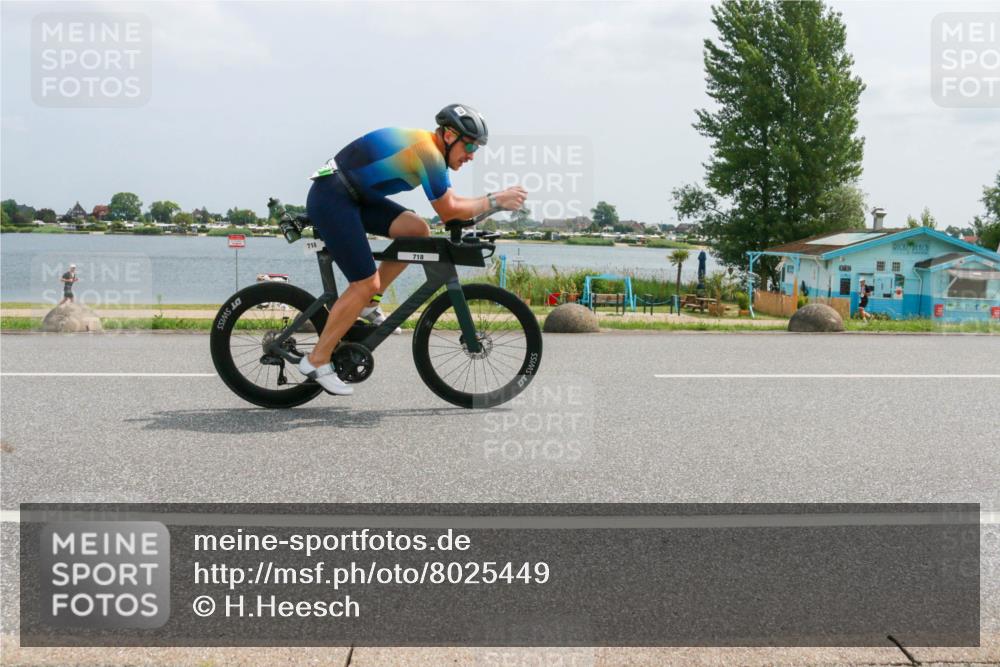 21.06.2025 - 27. Vierlanden-Triathlon H.Heesch http://msf.ph/oto/8025449 15.06.2025 12:06:56 Radfahren 718, 825, 879, 950, 959 meine-sportfotos.de