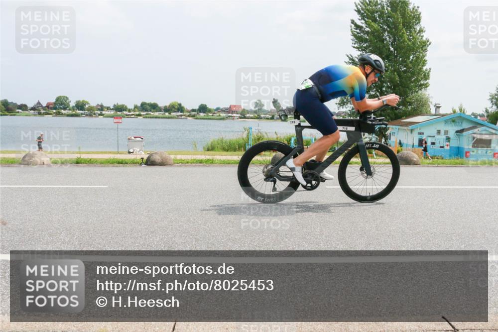 21.06.2025 - 27. Vierlanden-Triathlon H.Heesch http://msf.ph/oto/8025453 15.06.2025 12:06:56 Radfahren 718, 825, 879, 950, 959 meine-sportfotos.de