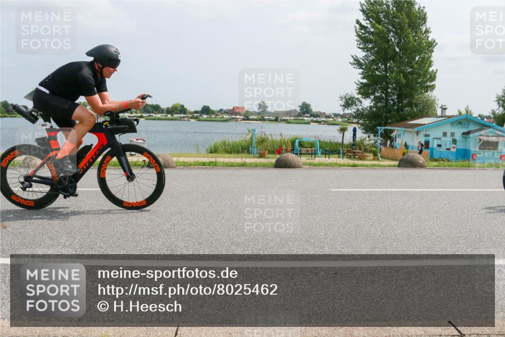 21.06.2025 - 27. Vierlanden-Triathlon H.Heesch http://msf.ph/oto/8025462 15.06.2025 12:06:56 Radfahren 718, 825, 879, 950, 959 meine-sportfotos.de
