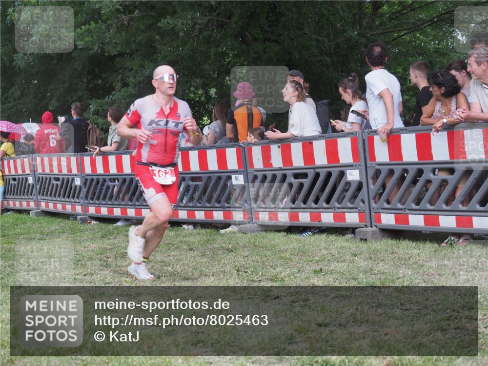 21.06.2025 - 27. Vierlanden-Triathlon KatJ http://msf.ph/oto/8025463 15.06.2025 13:28:09 Ziel 162, 828 meine-sportfotos.de