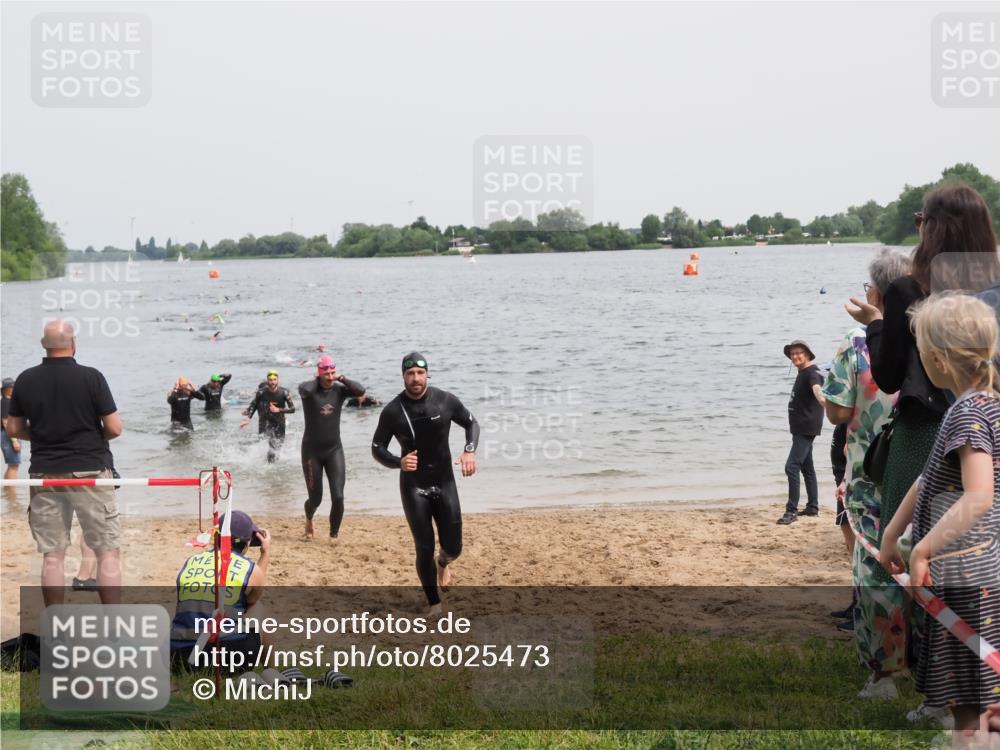 21.06.2025 - 27. Vierlanden-Triathlon MichiJ http://msf.ph/oto/8025473 15.06.2026 10:56:46 Schwimmen 642, 651, 685, 688, 691, 755 meine-sportfotos.de