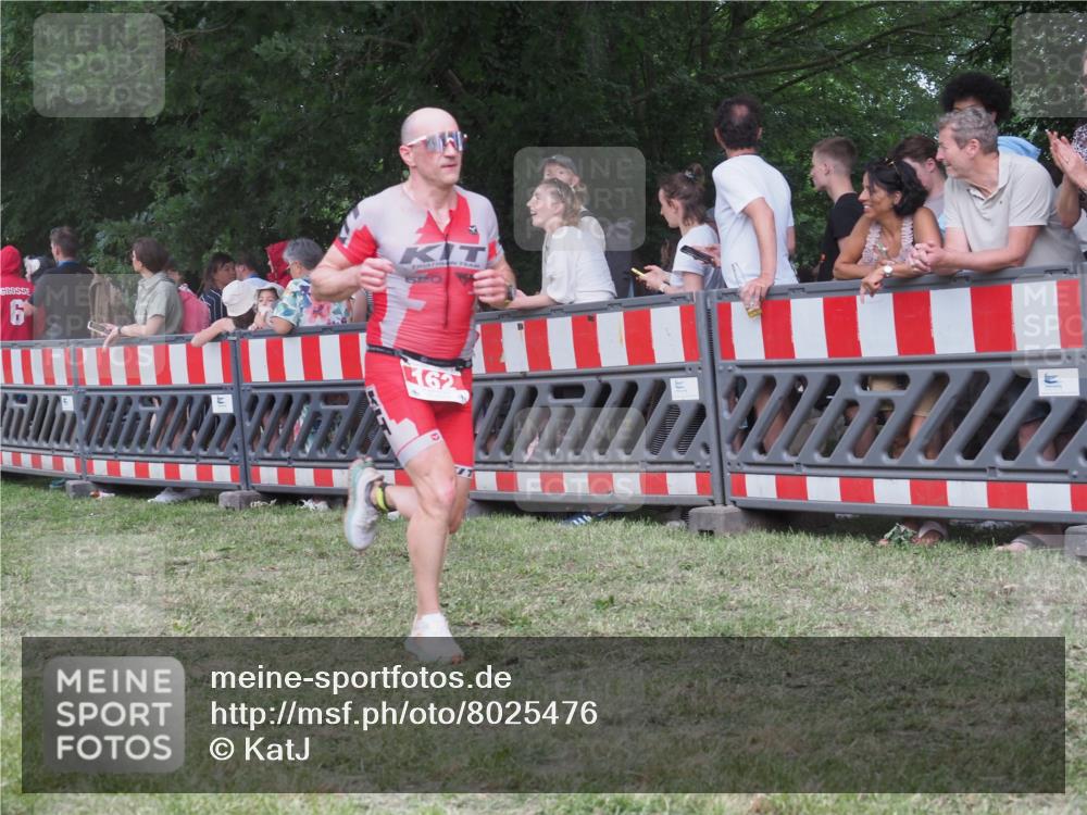 21.06.2025 - 27. Vierlanden-Triathlon KatJ http://msf.ph/oto/8025476 15.06.2025 13:28:10 Ziel 162, 733, 828, 1062, 1063, 1064 meine-sportfotos.de
