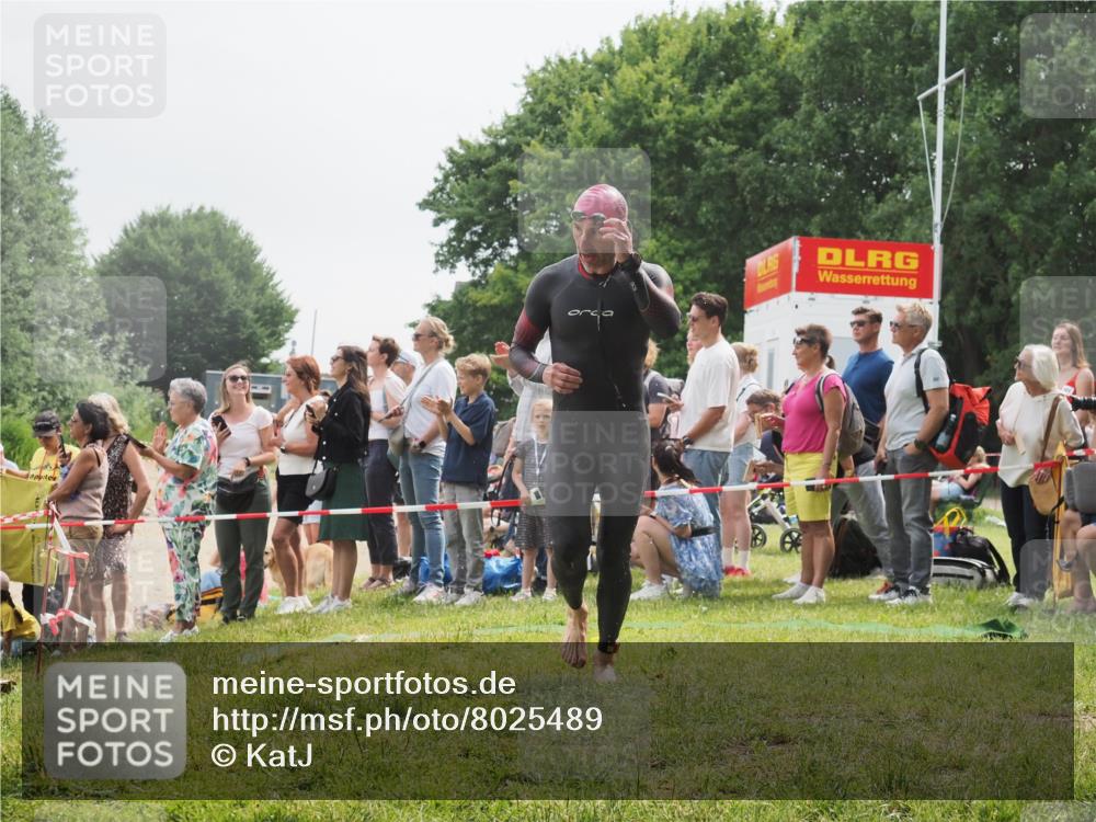 15.06.2025 - 27. Vierlanden-Triathlon KatJ http://msf.ph/oto/8025489 15.06.2025 10:58:37 Schwimmen 636, 643, 667, 684, 732, 741, 747 meine-sportfotos.de