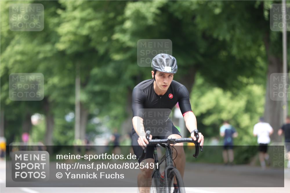 15.06.2025 - 7 Türme Triathlon Yannick Fuchs http://msf.ph/oto/8025491 15.06.2025 13:39:55 Radfahren 875 meine-sportfotos.de