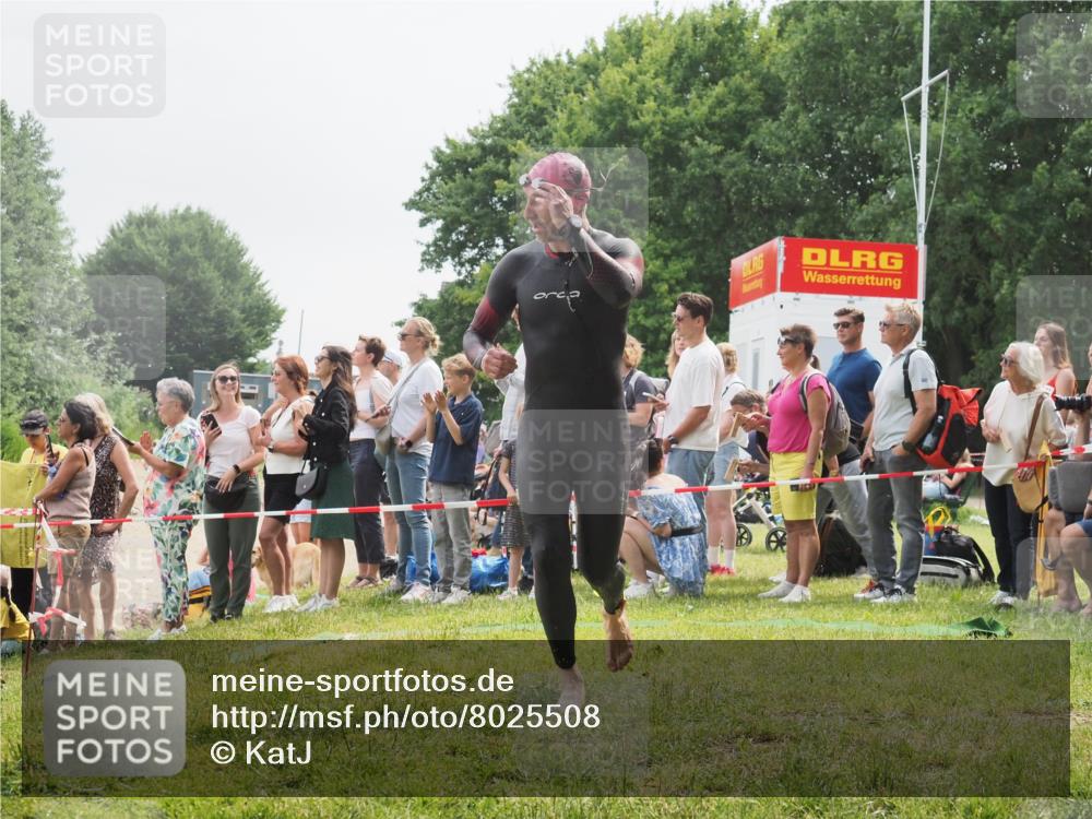 15.06.2025 - 27. Vierlanden-Triathlon KatJ http://msf.ph/oto/8025508 15.06.2025 10:58:37 Schwimmen 636, 643, 667, 684, 732, 741, 747 meine-sportfotos.de