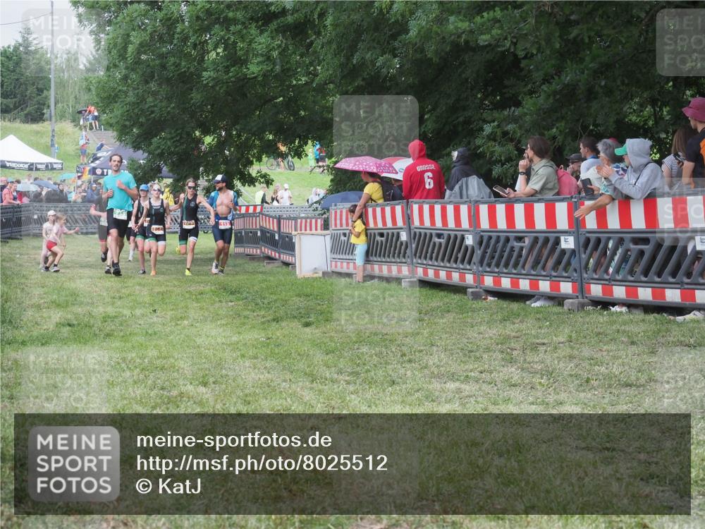 21.06.2025 - 27. Vierlanden-Triathlon KatJ http://msf.ph/oto/8025512 15.06.2025 13:28:18 Ziel 113, 733, 751, 828, 1062, 1063, 1064 meine-sportfotos.de