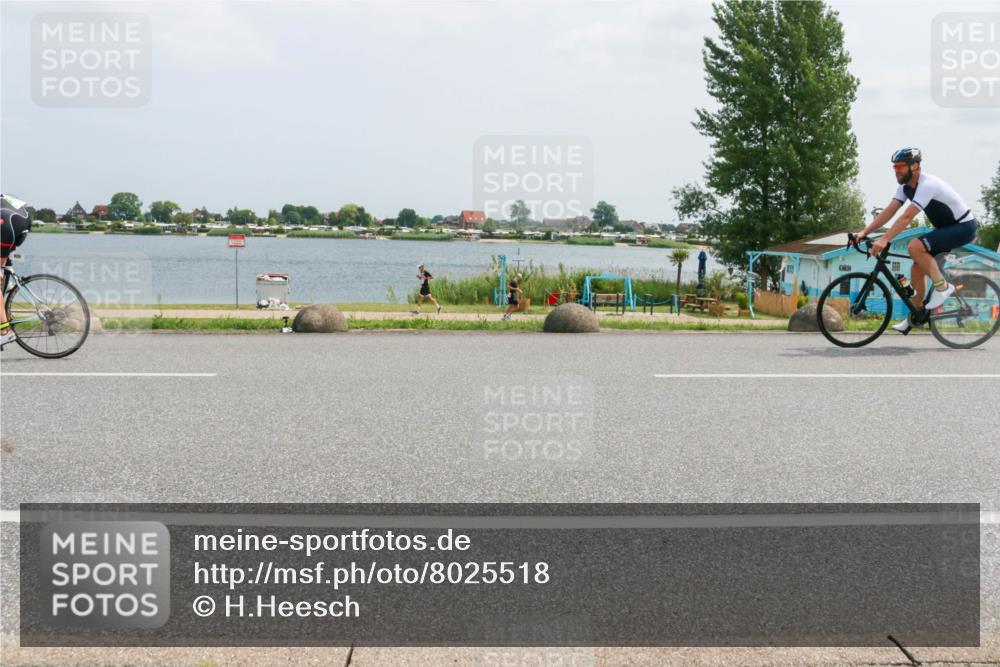 21.06.2025 - 27. Vierlanden-Triathlon H.Heesch http://msf.ph/oto/8025518 15.06.2025 12:07:01 Radfahren 719, 776, 929, 939 meine-sportfotos.de