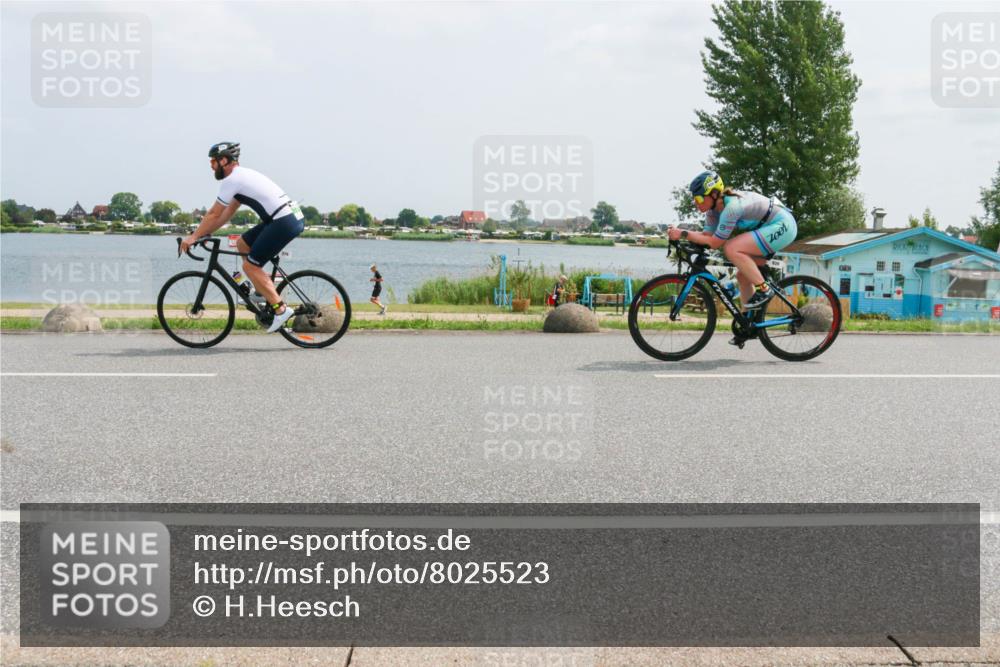 21.06.2025 - 27. Vierlanden-Triathlon H.Heesch http://msf.ph/oto/8025523 15.06.2025 12:07:02 Radfahren 719, 776, 929, 939 meine-sportfotos.de