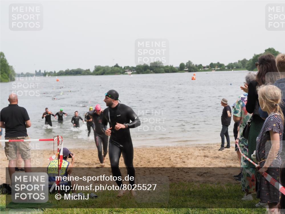 21.06.2025 - 27. Vierlanden-Triathlon MichiJ http://msf.ph/oto/8025527 15.06.2026 10:56:48 Schwimmen 642, 651, 685, 688, 691, 755 meine-sportfotos.de
