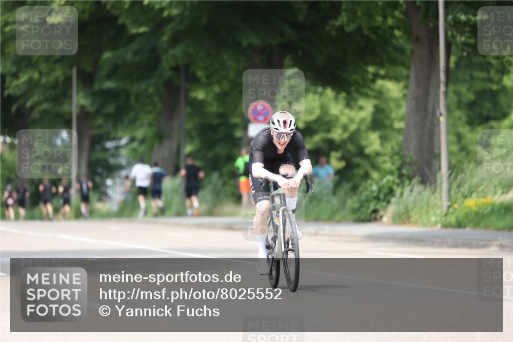 15.06.2025 - 7 Türme Triathlon Yannick Fuchs http://msf.ph/oto/8025552 15.06.2025 13:40:04 Radfahren 607, 948 meine-sportfotos.de