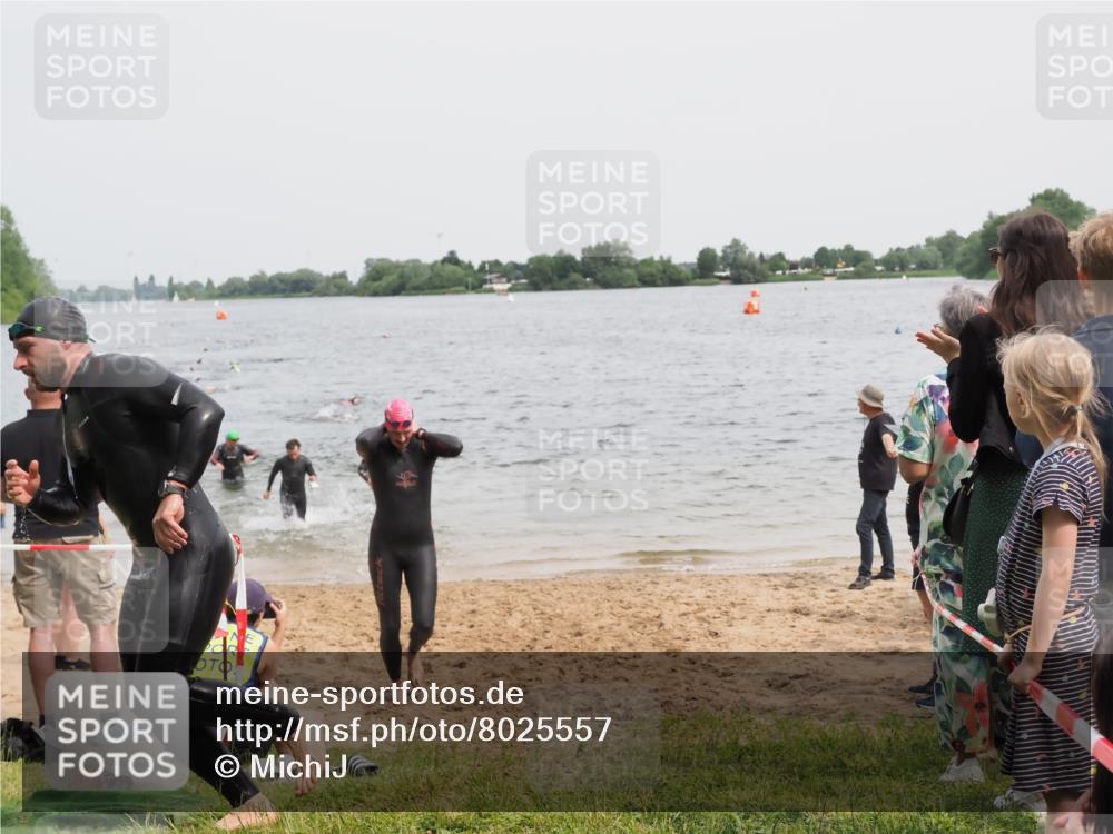 21.06.2025 - 27. Vierlanden-Triathlon MichiJ http://msf.ph/oto/8025557 15.06.2026 10:56:49 Schwimmen 642, 651, 688, 691, 755 meine-sportfotos.de