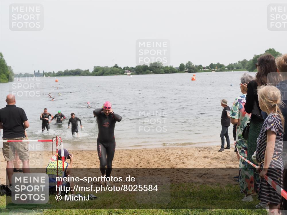 21.06.2025 - 27. Vierlanden-Triathlon MichiJ http://msf.ph/oto/8025584 15.06.2026 10:56:49 Schwimmen 642, 651, 688, 691, 755 meine-sportfotos.de