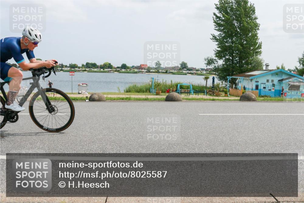 21.06.2025 - 27. Vierlanden-Triathlon H.Heesch http://msf.ph/oto/8025587 15.06.2025 12:07:17 Radfahren 749, 867, 869 meine-sportfotos.de