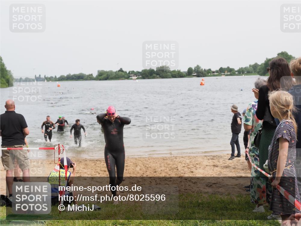 21.06.2025 - 27. Vierlanden-Triathlon MichiJ http://msf.ph/oto/8025596 15.06.2026 10:56:49 Schwimmen 642, 651, 688, 691, 755 meine-sportfotos.de