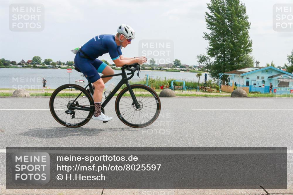 21.06.2025 - 27. Vierlanden-Triathlon H.Heesch http://msf.ph/oto/8025597 15.06.2025 12:07:17 Radfahren 749, 867, 869 meine-sportfotos.de