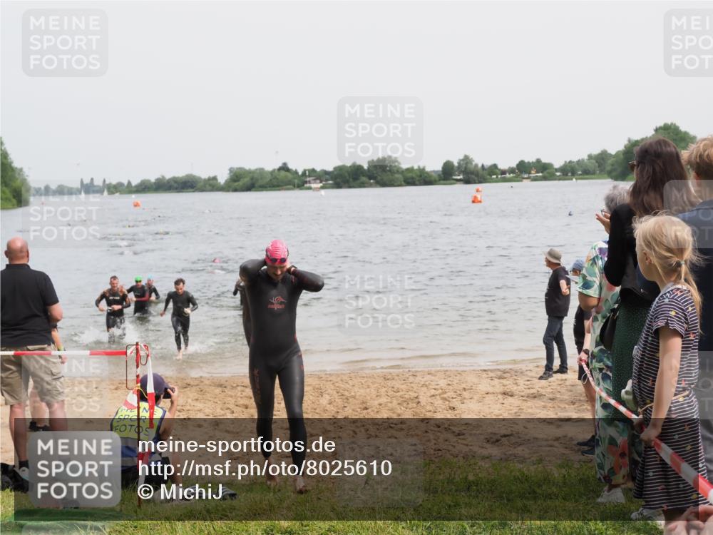 21.06.2025 - 27. Vierlanden-Triathlon MichiJ http://msf.ph/oto/8025610 15.06.2026 10:56:49 Schwimmen 642, 651, 688, 691, 755 meine-sportfotos.de