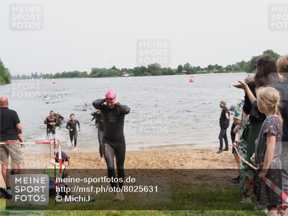21.06.2025 - 27. Vierlanden-Triathlon MichiJ http://msf.ph/oto/8025631 15.06.2026 10:56:50 Schwimmen 642, 651, 688, 691, 755 meine-sportfotos.de