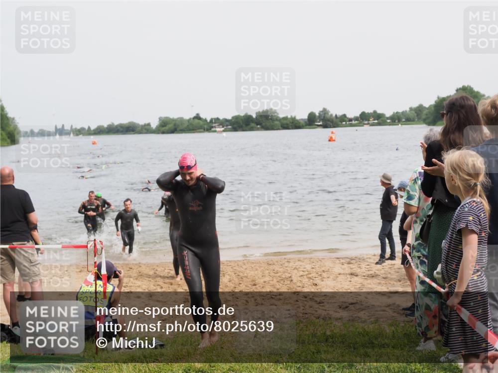 21.06.2025 - 27. Vierlanden-Triathlon MichiJ http://msf.ph/oto/8025639 15.06.2026 10:56:50 Schwimmen 642, 651, 688, 691, 755 meine-sportfotos.de