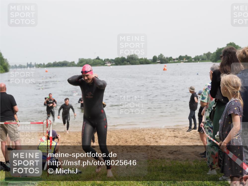 21.06.2025 - 27. Vierlanden-Triathlon MichiJ http://msf.ph/oto/8025646 15.06.2026 10:56:50 Schwimmen 642, 651, 688, 691, 755 meine-sportfotos.de