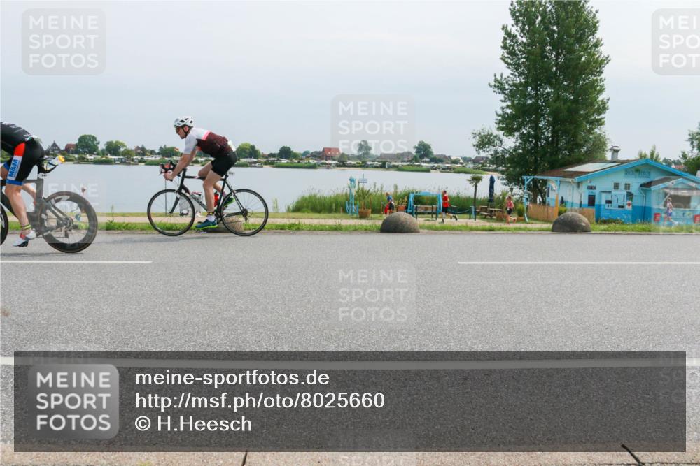 15.06.2025 - 27. Vierlanden-Triathlon H.Heesch http://msf.ph/oto/8025660 15.06.2025 11:17:22 Radfahren 672, 782, 847 meine-sportfotos.de