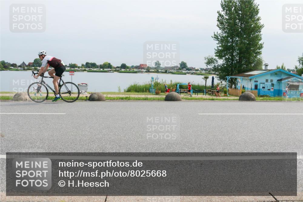 15.06.2025 - 27. Vierlanden-Triathlon H.Heesch http://msf.ph/oto/8025668 15.06.2025 11:17:22 Radfahren 672, 782, 847 meine-sportfotos.de