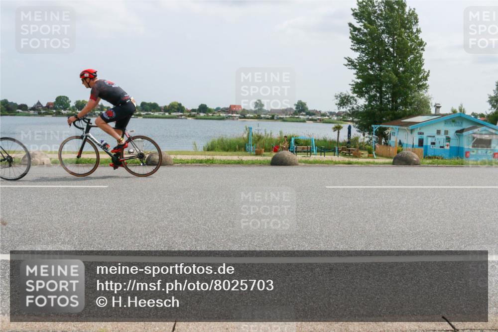21.06.2025 - 27. Vierlanden-Triathlon H.Heesch http://msf.ph/oto/8025703 15.06.2025 12:07:26 Radfahren 228, 662, 909, 1000, 1001, 1002, 1003 meine-sportfotos.de