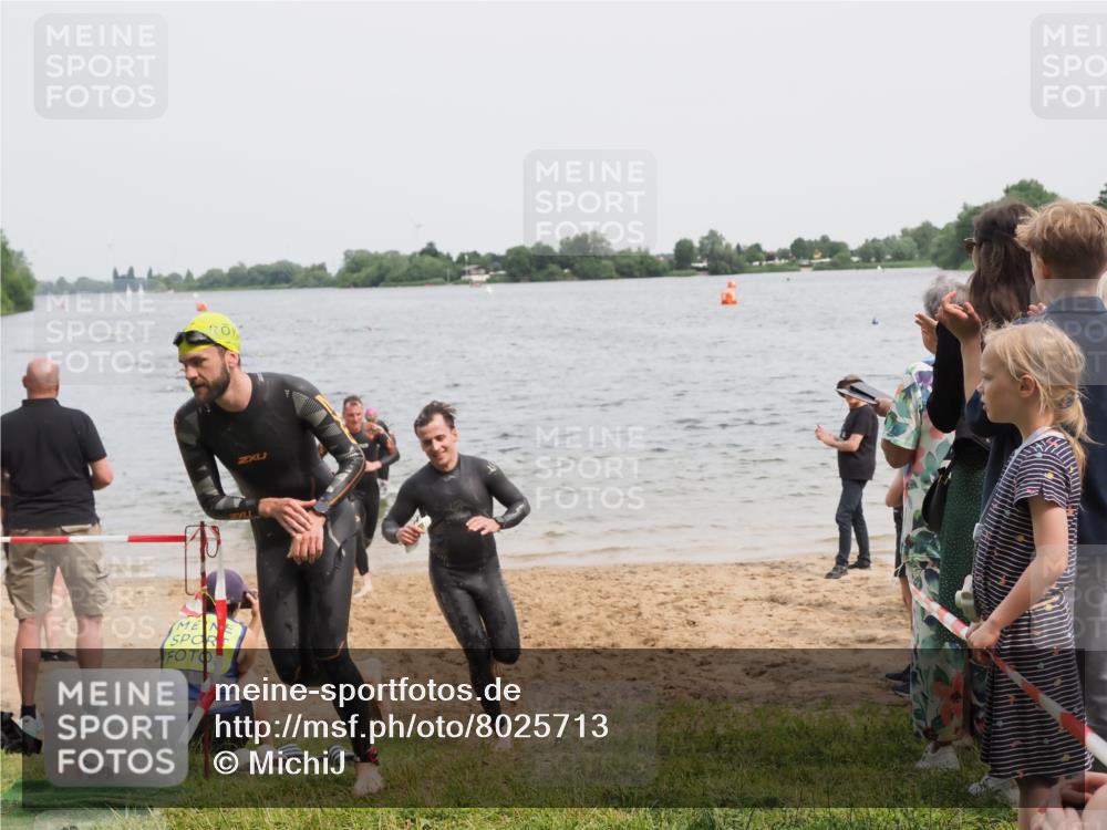 21.06.2025 - 27. Vierlanden-Triathlon MichiJ http://msf.ph/oto/8025713 15.06.2026 10:56:53 Schwimmen 642, 651, 654, 688, 691, 711, 718, 755 meine-sportfotos.de