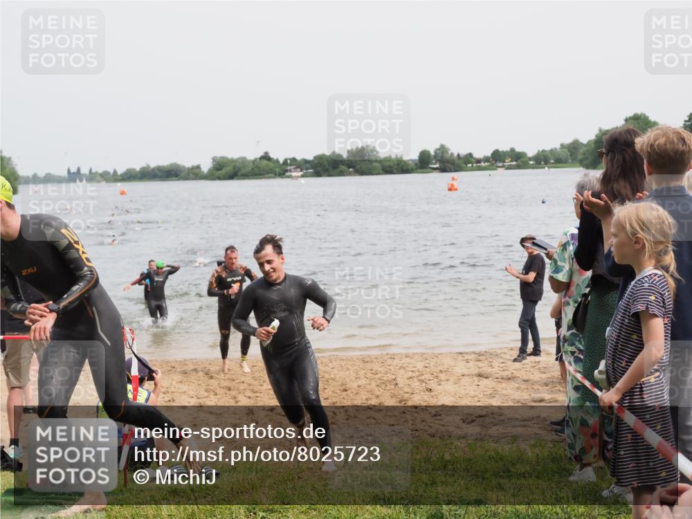 21.06.2025 - 27. Vierlanden-Triathlon MichiJ http://msf.ph/oto/8025723 15.06.2026 10:56:53 Schwimmen 642, 651, 654, 688, 691, 711, 718, 755 meine-sportfotos.de