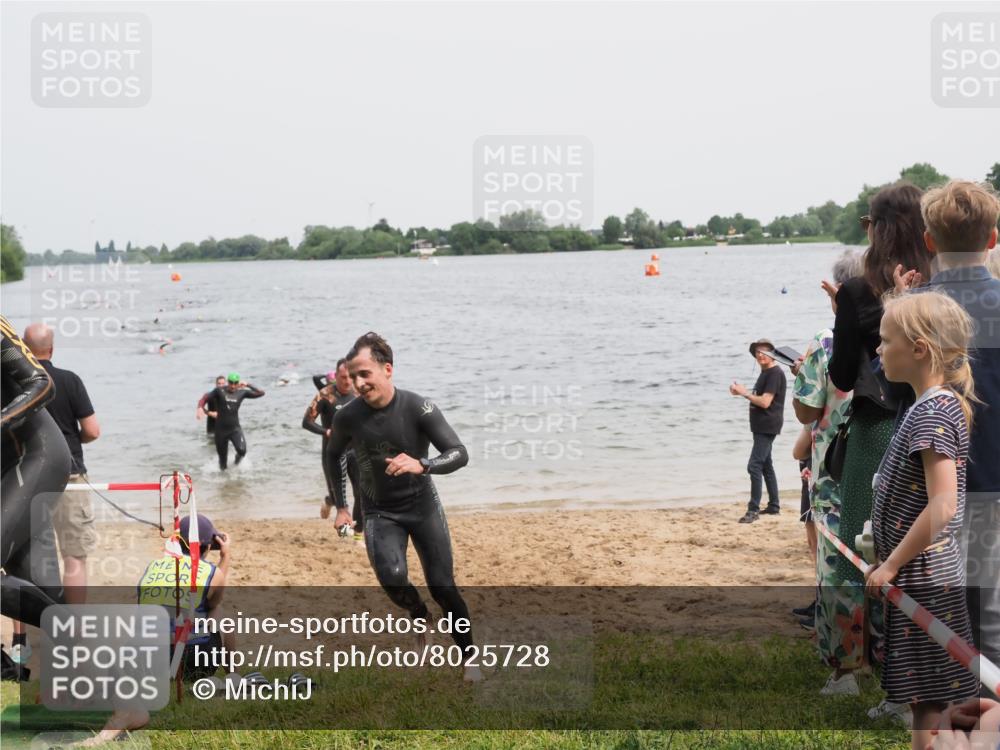 21.06.2025 - 27. Vierlanden-Triathlon MichiJ http://msf.ph/oto/8025728 15.06.2026 10:56:53 Schwimmen 642, 651, 654, 688, 691, 711, 718, 755 meine-sportfotos.de