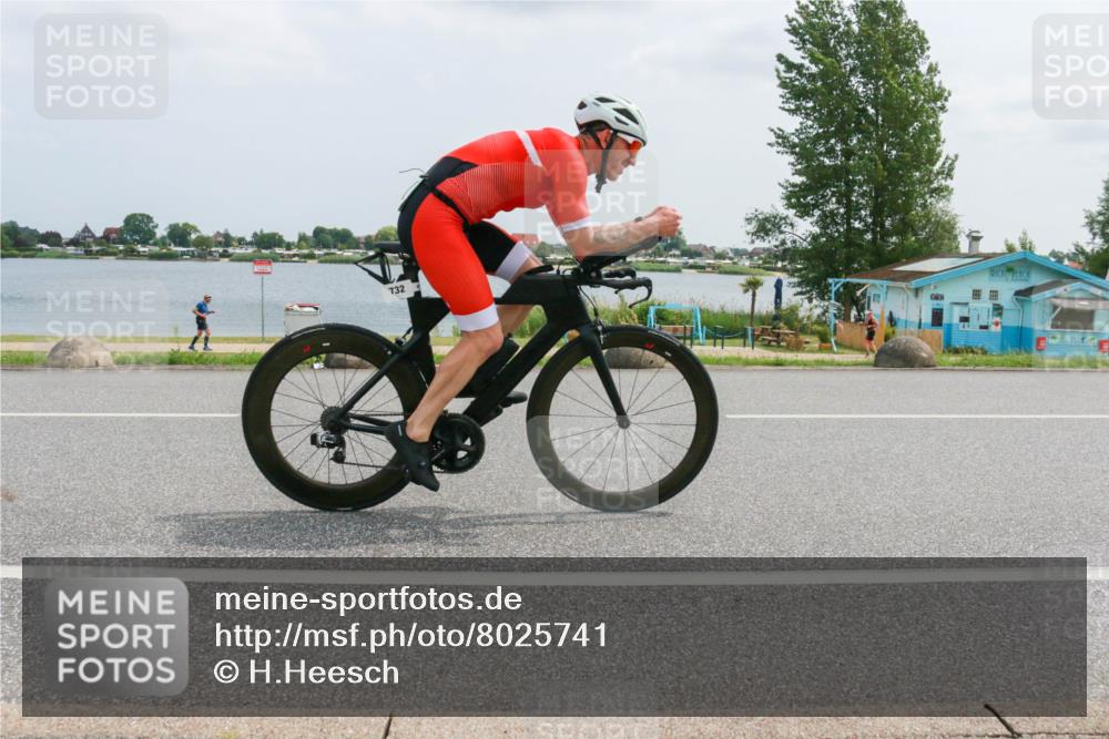21.06.2025 - 27. Vierlanden-Triathlon H.Heesch http://msf.ph/oto/8025741 15.06.2025 12:07:31 Radfahren 228, 732, 909, 1000, 1001, 1002, 1003 meine-sportfotos.de
