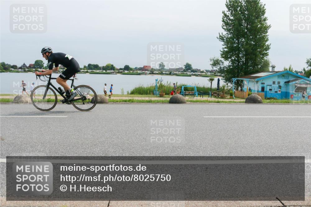 15.06.2025 - 27. Vierlanden-Triathlon H.Heesch http://msf.ph/oto/8025750 15.06.2025 11:17:48 Radfahren 7, 148, 153, 720, 947 meine-sportfotos.de