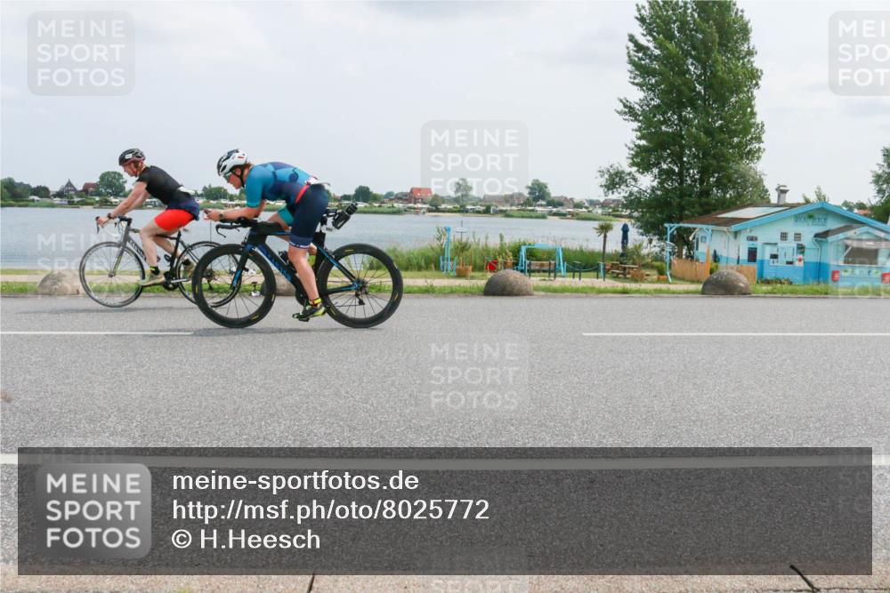 21.06.2025 - 27. Vierlanden-Triathlon H.Heesch http://msf.ph/oto/8025772 15.06.2025 12:07:51 Radfahren 881, 899, 908, 967, 980 meine-sportfotos.de