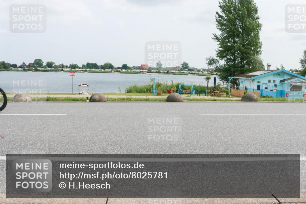 21.06.2025 - 27. Vierlanden-Triathlon H.Heesch http://msf.ph/oto/8025781 15.06.2025 12:07:52 Radfahren 218, 881, 908, 967, 980 meine-sportfotos.de