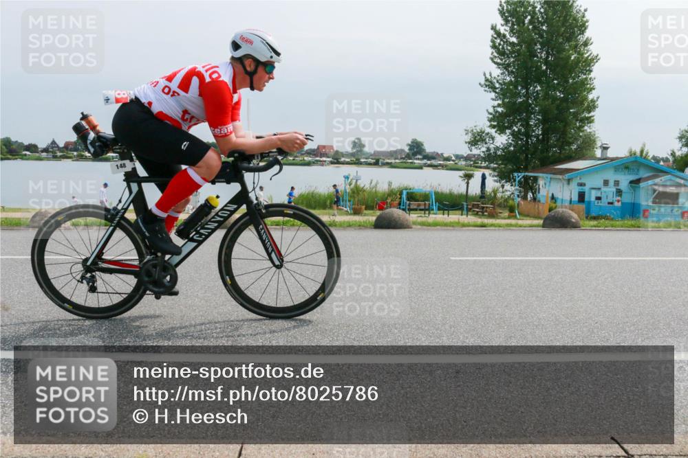 15.06.2025 - 27. Vierlanden-Triathlon H.Heesch http://msf.ph/oto/8025786 15.06.2025 11:17:49 Radfahren 7, 148, 153, 720, 947 meine-sportfotos.de