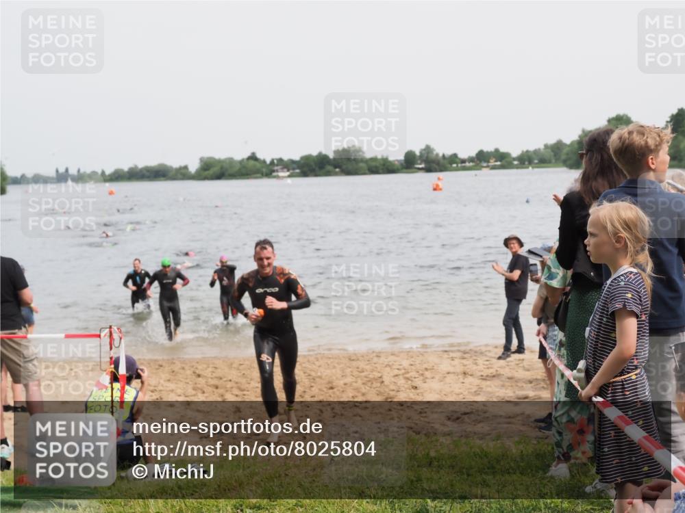 21.06.2025 - 27. Vierlanden-Triathlon MichiJ http://msf.ph/oto/8025804 15.06.2026 10:56:55 Schwimmen 642, 651, 654, 688, 711, 718, 755 meine-sportfotos.de