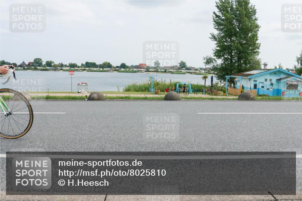 21.06.2025 - 27. Vierlanden-Triathlon H.Heesch http://msf.ph/oto/8025810 15.06.2025 12:08:00 Radfahren 218, 224, 716, 935 meine-sportfotos.de